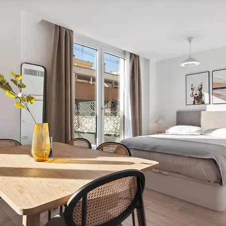Limehome Valencia Carrer Del Pare Palau I Quer Exterior photo