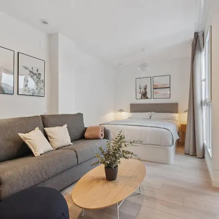 Limehome Valencia Carrer Del Pare Palau I Quer Exterior photo