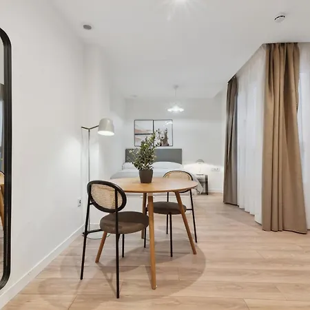 Limehome Valencia Carrer Del Pare Palau I Quer Exterior photo