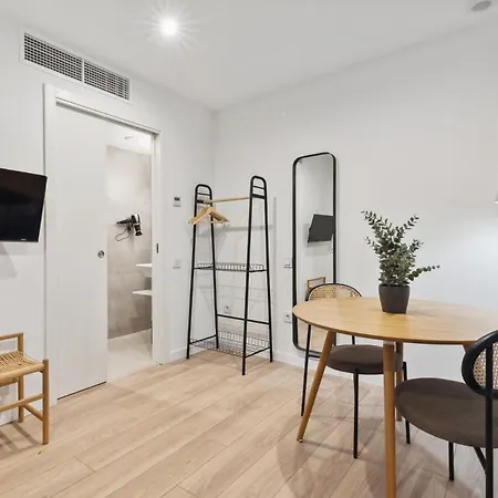 Limehome Valencia Carrer Del Pare Palau I Quer Room photo