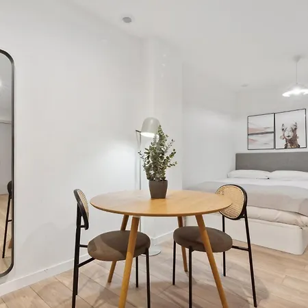 Limehome Valencia Carrer Del Pare Palau I Quer Room photo