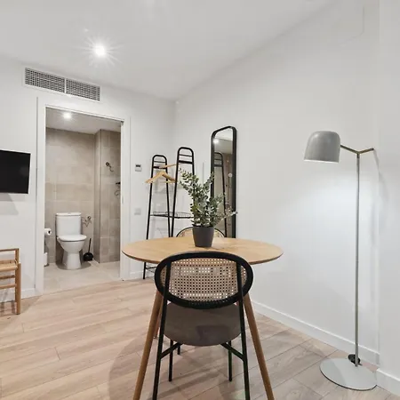 Limehome Valencia Carrer Del Pare Palau I Quer Room photo