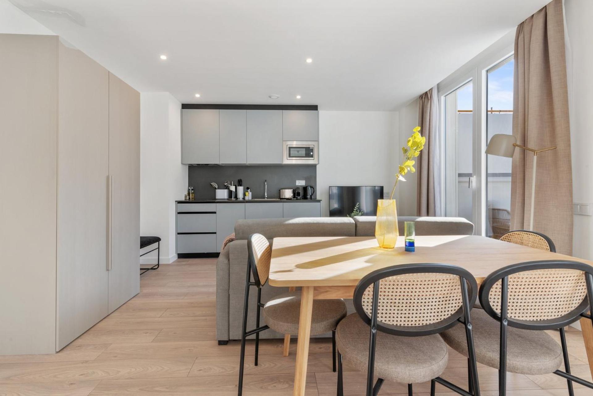 Limehome Carrer Del Pare Palau I Quer Valence