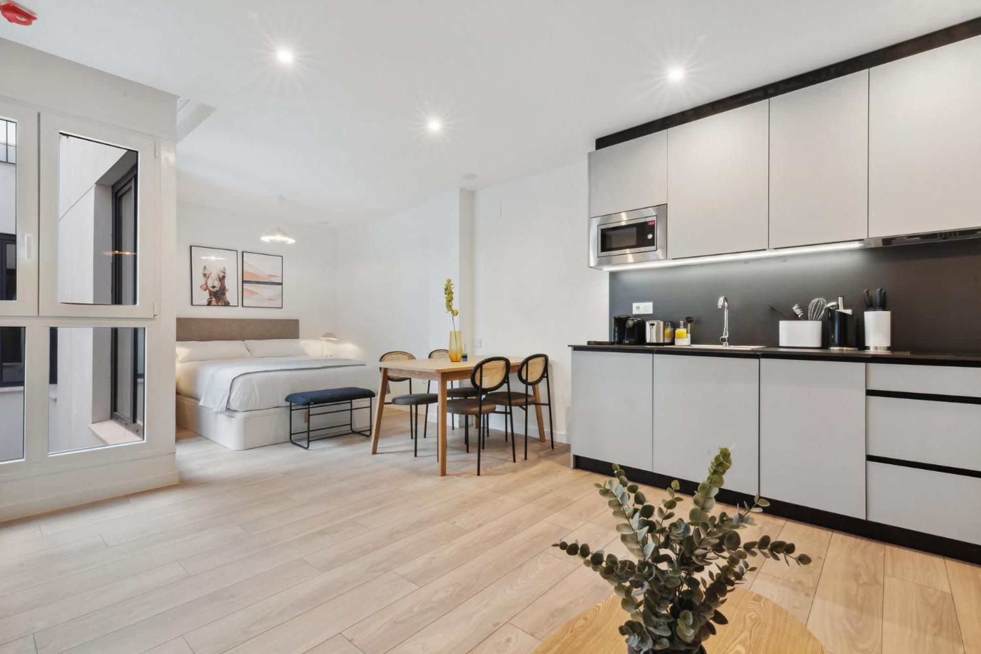 Limehome Carrer Del Pare Palau I Quer Valence